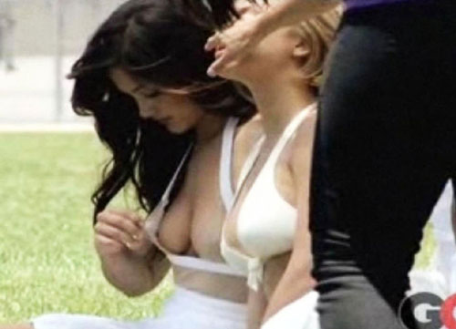 Minka Kelly nipslip